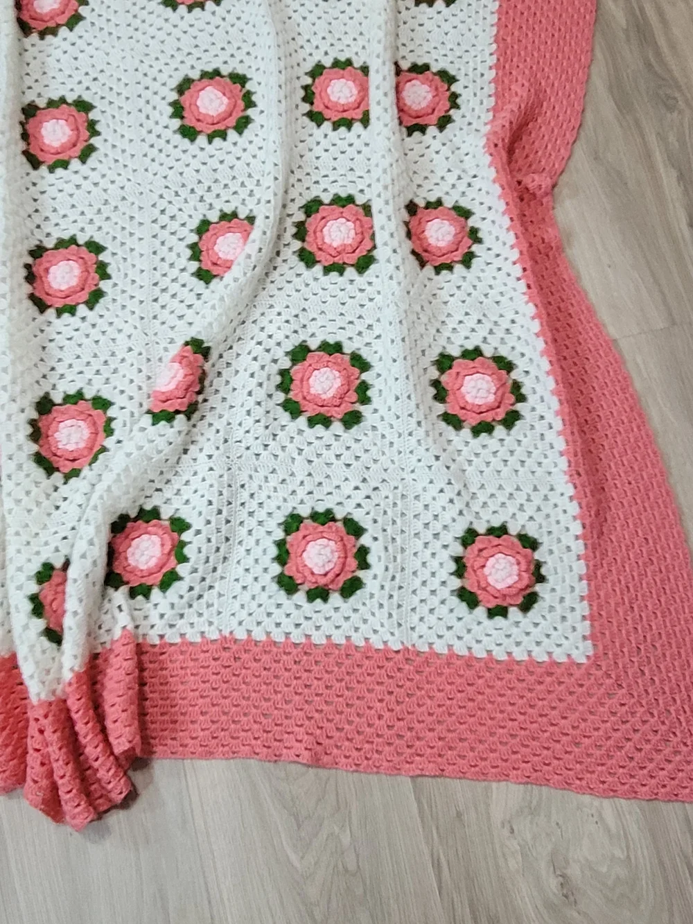 Handmade Crochet Yarn Pink And White 3d Rose Afghan Blanket  77 x 61
